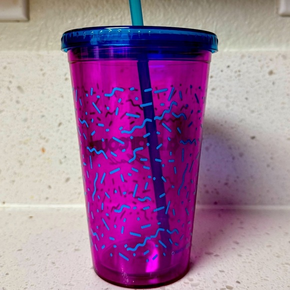 Stranger Things Starcourt Mall Tumbler- NWOT - Picture 2 of 4